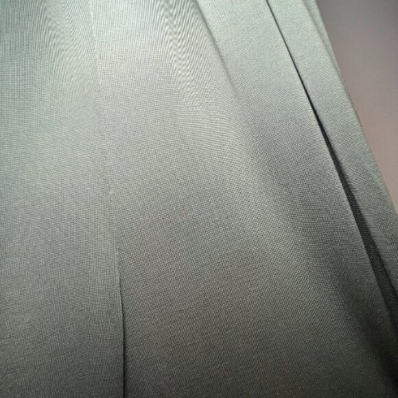 ASTR THE LABEL Easy Twist Waist Sage Green V-Neck Jumpsuit Size XS - Picture 9 of 9